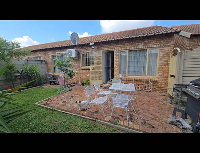 2 BEDROOM TOWNHOUSE FOR SALE IN ANNLIN